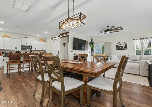 Photo 3 of Single family home for sale at 1117 Beacon Rd, Sevierville, TN 37876 | MLS# 3546037 | Listing updated on 2026-10-01