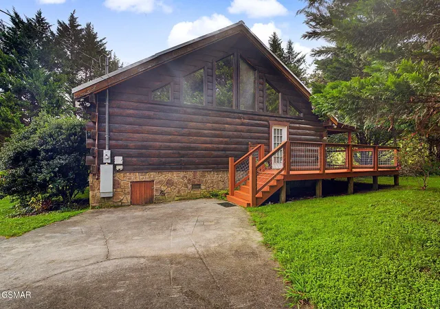 Photo 1 of Single family home for sale at 3022 Hatcher Mountain Rd, Sevierville, TN 37862 | MLS# 3546058 | Listing updated on 2026-09-17