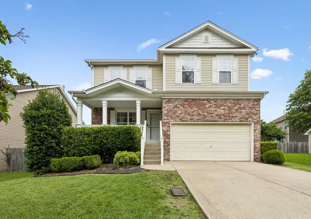 Photo 1 of Single family home for sale at 121 Cavalier Dr, Hendersonville, TN 37075 | MLS# 3546078 | Listing updated on 2026-10-04