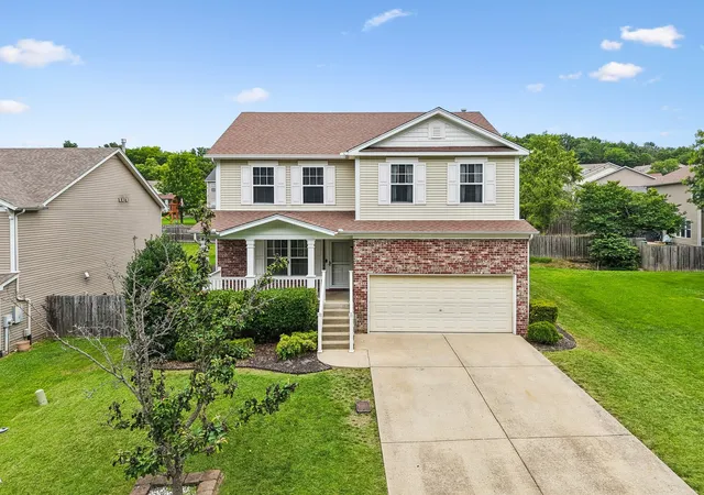 Photo 2 of Single family home for sale at 121 Cavalier Dr, Hendersonville, TN 37075 | MLS# 3546078 | Listing updated on 2026-10-04