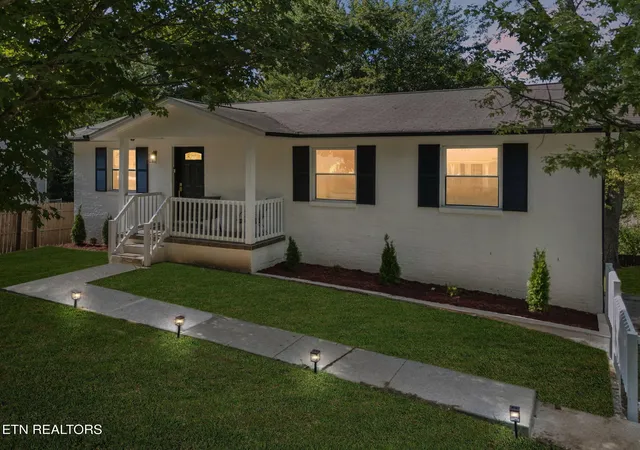Photo 3 of Single family home for sale at 6409 Shrewsbury Dr, Knoxville, TN 37921 | MLS# 3546079 | Listing updated on 2026-09-17