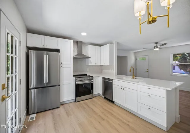 Photo 3 of Single family home for sale at 6409 Shrewsbury Dr, Knoxville, TN 37921 | MLS# 3546079 | Listing updated on 2026-09-17