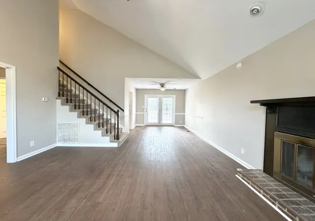 Photo 4 of Single family home for sale at 2126 Single Tree Dr, Clarksville, TN 37040 | MLS# 3546199 | Listing updated on 2026-10-23