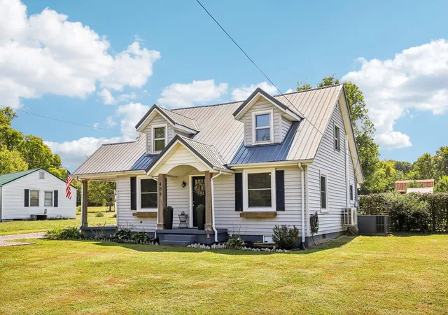 Photo 4 of Single family home for sale at 406 Old Hwy 25 E, Castalian Springs, TN 37031 | MLS# 3546205 | Listing updated on 2026-09-19