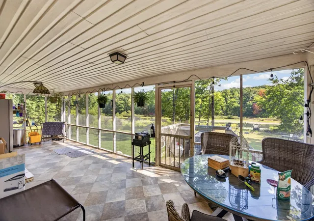 Photo 4 of Single family home for sale at 980 Sharon Cir, Crossville, TN 38572 | MLS# 3546438 | Listing updated on 2026-10-21