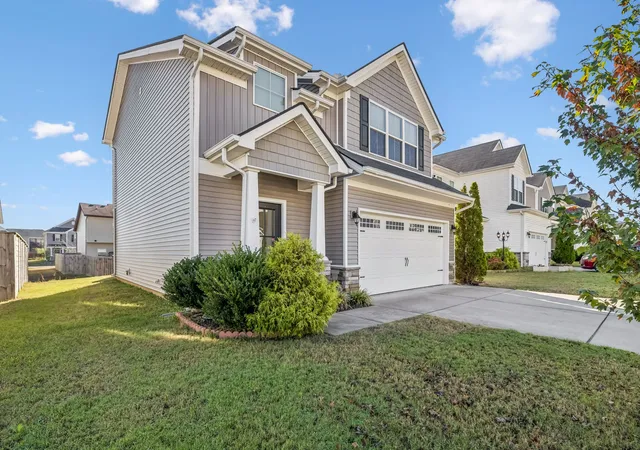 Photo 3 of Single family home for sale at 1712 Sunray Dr, Murfreesboro, TN 37127 | MLS# 3619715 | Listing updated on 2026-10-16