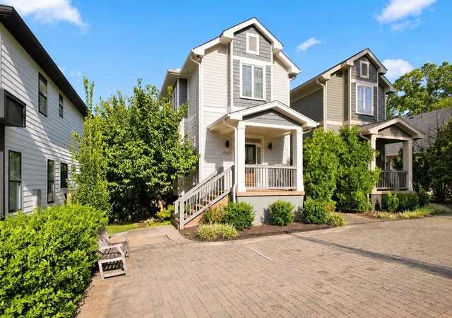 Photo 2 of Townhouse for sale at 2822 W Kirkwood Ave, Nashville, TN 37204 | MLS# 3592119 | Listing updated on 2026-10-04