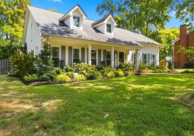 Photo 3 of Sale Pending at 6028 Manor Pl, Brentwood, TN 37027 | MLS# 3546225 | Listing updated on 2026-10-05