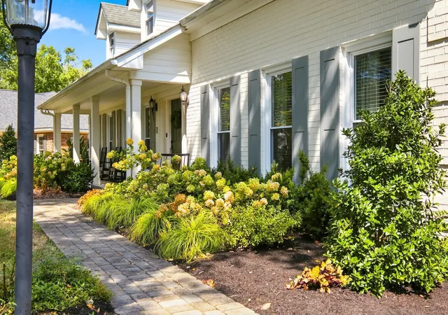 Photo 3 of Sale Pending at 6028 Manor Pl, Brentwood, TN 37027 | MLS# 3546225 | Listing updated on 2026-10-05