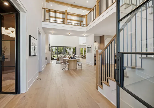 Photo 4 of Single family home for sale at 742 Templeton Dr, Nashville, TN 37205 | MLS# 3615655 | Listing updated on 2026-10-16