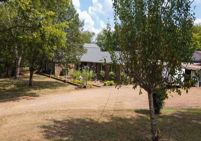 Photo 3 of Single family home for sale at 1305 Hl Lakes Ln, Lebanon, TN 37090 | MLS# 3596179 | Listing updated on 2026-09-22