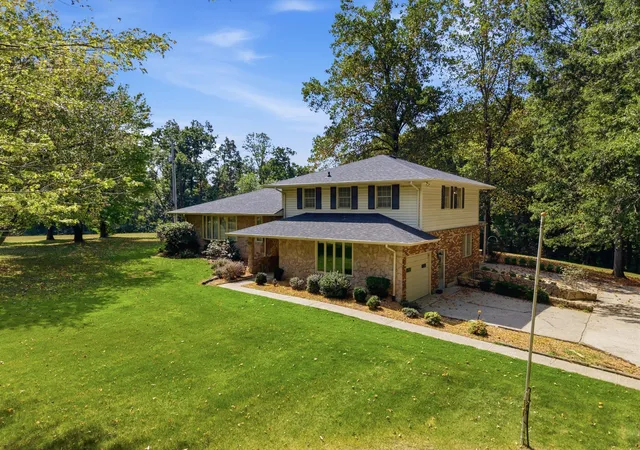 Photo 4 of Sale Pending at 2730 Heights Cir Rd, Greenbrier, TN 37073 | MLS# 3546599 | Listing updated on 2026-10-02