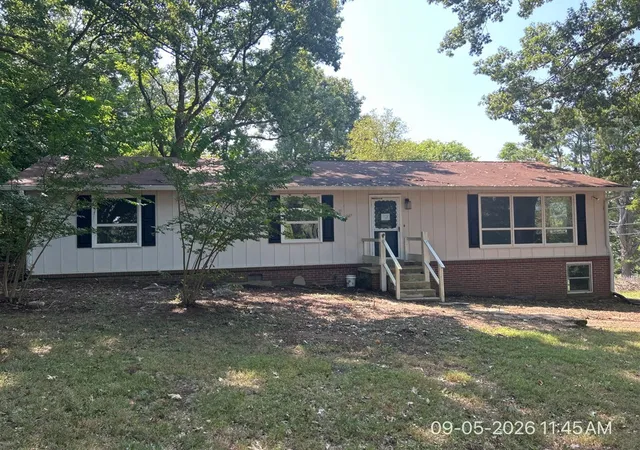 Photo 1 of Single family home for sale at 864 Tom Osborne Rd, Columbia, TN 38401 | MLS# 3546837 | Listing updated on 2026-09-29