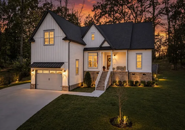 Photo 1 of Single family home for sale at 555 Station Cir, Tullahoma, TN 37388 | MLS# 3546256 | Listing updated on 2026-09-20