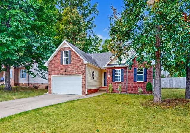 Photo 3 of Single family home for sale at 1539 Barrywood Cir W, Clarksville, TN 37042 | MLS# 3546269 | Listing updated on 2026-09-25