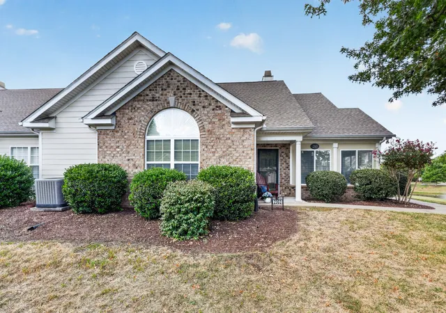 Listing Photo 2 - Condo for sale in building located at 825 Browns Ln, Gallatin, TN 37066 - Unit #2303