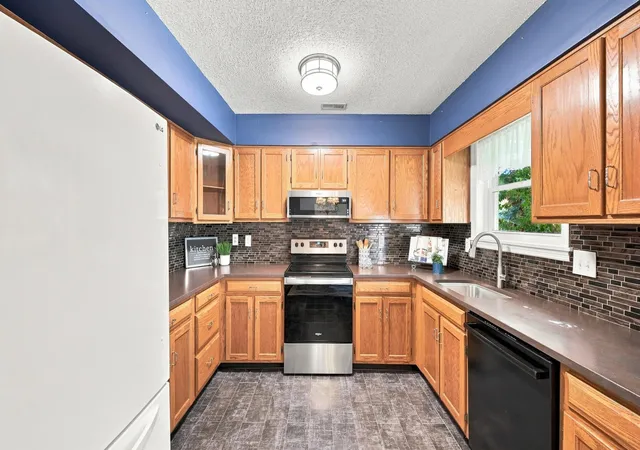 Photo 4 of Townhouse for sale at 1251 Greenbrook Ln, Hixson, TN 37343 | MLS# 3546266 | Listing updated on 2026-10-03
