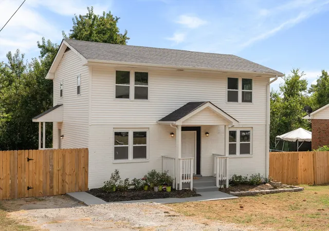 Photo 1 of Single family home for sale at 2513 Bethwood Dr, Nashville, TN 37207 | MLS# 3546978 | Listing updated on 2026-09-18