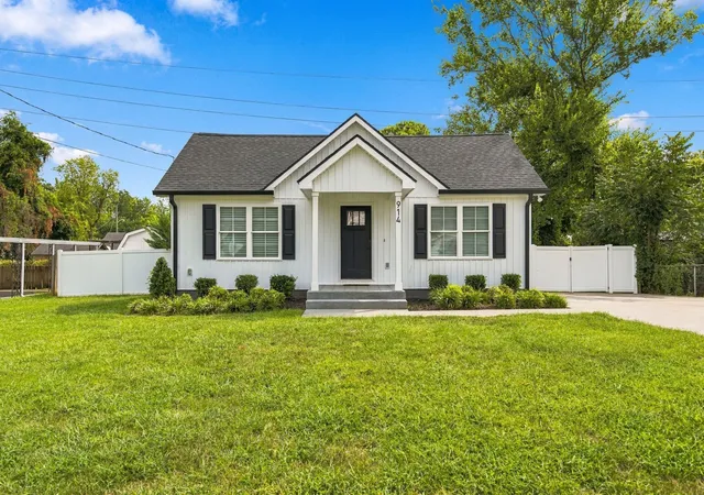 Photo 1 of Single family home for sale at 914 Jones Blvd, Murfreesboro, TN 37129 | MLS# 3546553 | Listing updated on 2026-09-12
