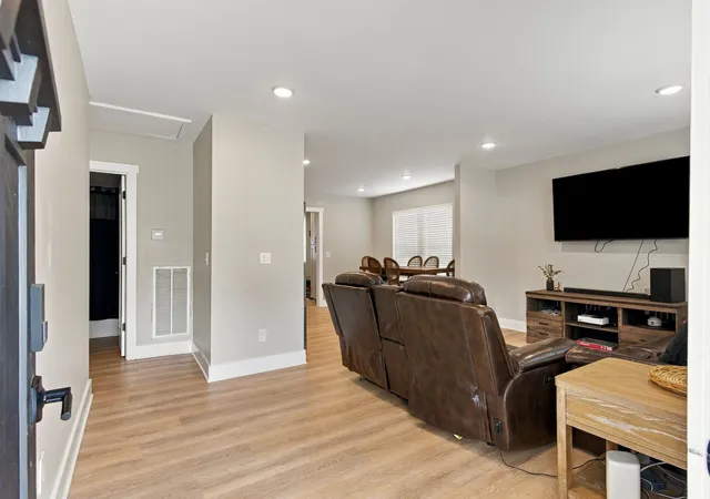 Photo 3 of Single family home for sale at 914 Jones Blvd, Murfreesboro, TN 37129 | MLS# 3546553 | Listing updated on 2026-09-12