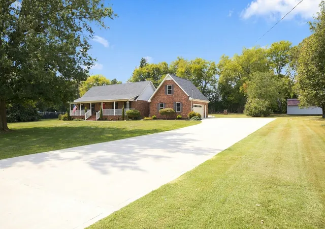Photo 2 of Single family home for sale at 9011 Dandelion Dr, Murfreesboro, TN 37129 | MLS# 3546306 | Listing updated on 2026-10-07