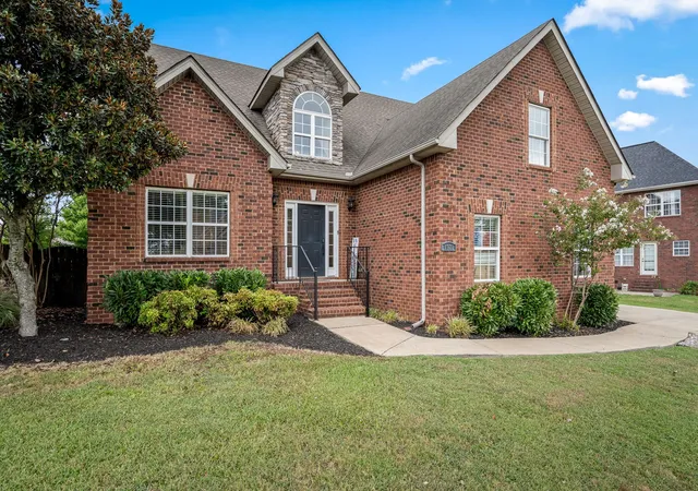 Photo 2 of Single family home for sale at 1921 Walking Dr, Murfreesboro, TN 37130 | MLS# 3547005 | Listing updated on 2026-09-13