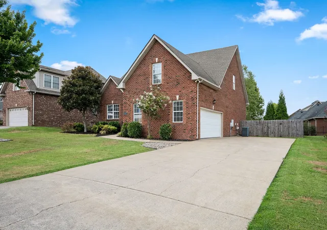 Photo 3 of Single family home for sale at 1921 Walking Dr, Murfreesboro, TN 37130 | MLS# 3547005 | Listing updated on 2026-09-13