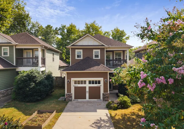 Photo 2 of Single family home for sale at 1306 Chester Ave, Nashville, TN 37206 | MLS# 3596627 | Listing updated on 2026-10-04