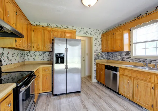 Photo 2 of Single family home for sale at 1035 Hot Shot Dr, Clarksville, TN 37042 | MLS# 3546529 | Listing updated on 2026-10-19