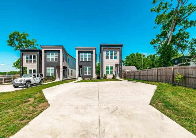 Photo 3 of Single family home for sale at 2109a Courtney Ave, Nashville, TN 37218 | MLS# 3546493 | Listing updated on 2026-09-14