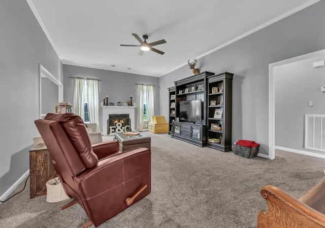 Photo 4 of Single family home for sale at 625 E Glenridge Ln, Clarksville, TN 37043 | MLS# 3547729 | Listing updated on 2026-10-13