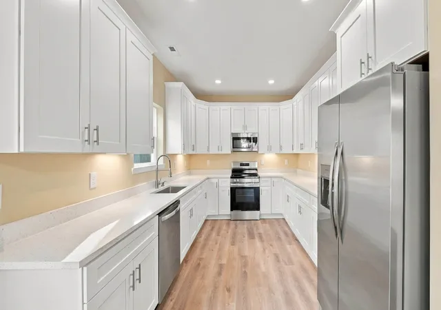Photo 3 of Single family home for sale at 724 N Highland Park Ave, Chattanooga, TN 37404 | MLS# 3546515 | Listing updated on 2026-09-12