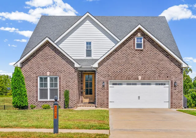 Photo 2 of Single family home for sale at 1581 Hereford Blvd, Clarksville, TN 37043 | MLS# 3591977 | Listing updated on 2026-09-21