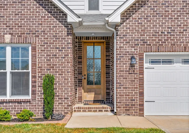 Photo 3 of Single family home for sale at 1581 Hereford Blvd, Clarksville, TN 37043 | MLS# 3591977 | Listing updated on 2026-09-21