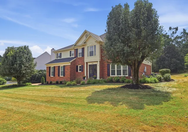 Photo 3 of Single family home for sale at 703 Helmsdale Pl S, Brentwood, TN 37027 | MLS# 3594087 | Listing updated on 2026-10-03