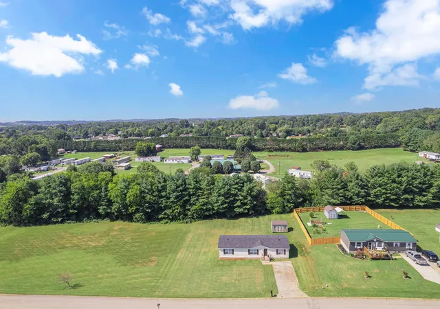 Photo 2 of Manufactured home for sale at 933 Ridge View Rd, Maryville, TN 37801 | MLS# 3548090 | Listing updated on 2026-09-28