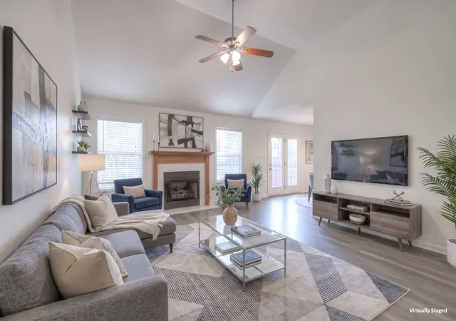 Photo 2 of Single family home for sale at 3697 S Naples Ct, Clarksville, TN 37040 | MLS# 3611056 | Listing updated on 2026-10-09