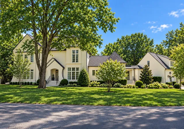 Photo 1 of Mansion for sale at 142 Heady Dr, Nashville, TN 37205 | MLS# 3547225 | Listing updated on 2026-09-15