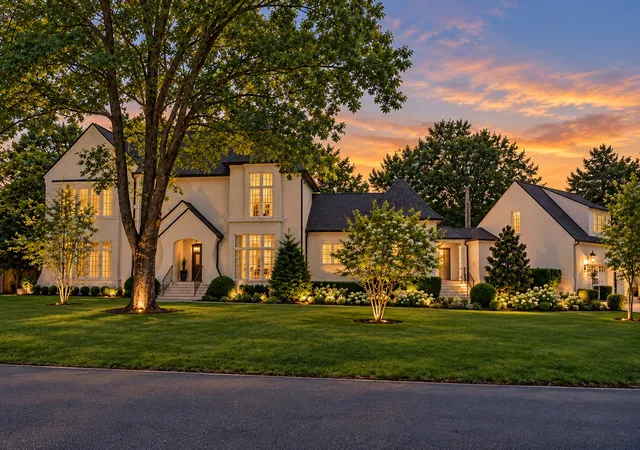 Photo 2 of Mansion for sale at 142 Heady Dr, Nashville, TN 37205 | MLS# 3547225 | Listing updated on 2026-09-15