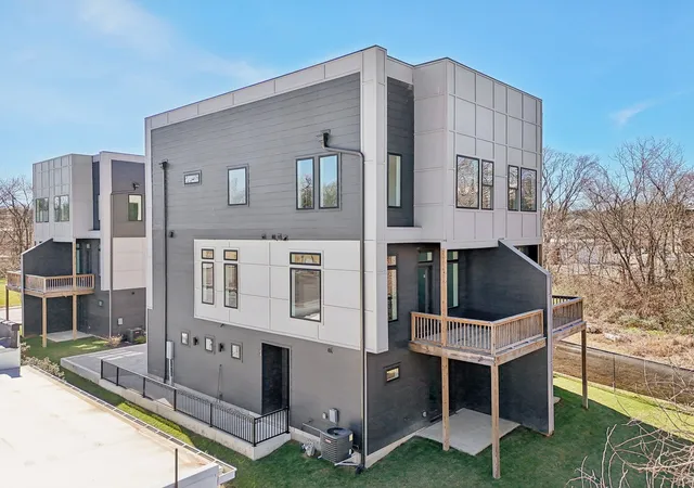 Photo 1 of House for sale at 107 East 9th St #C6, Columbia, TN 38401 | MLS# 3547014 | Listing updated on 2026-09-14