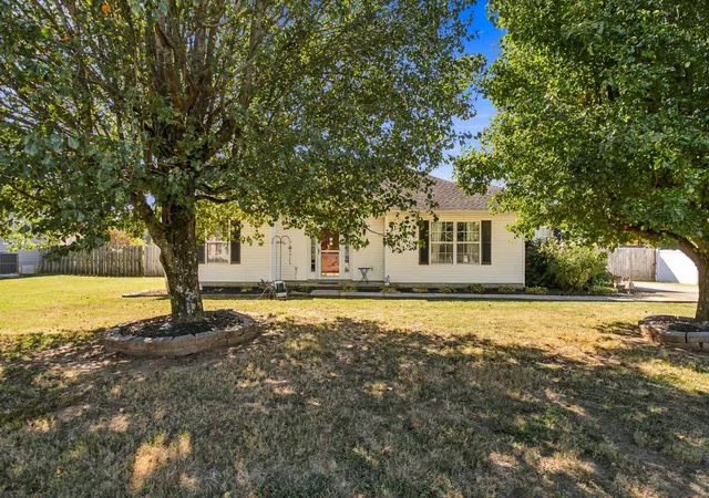 Photo 2 of Single family home for sale at 124 Fresca Ct, Murfreesboro, TN 37129 | MLS# 3601581 | Listing updated on 2026-10-10