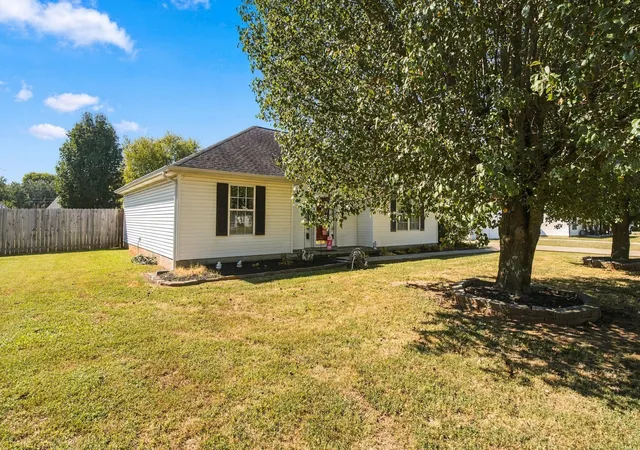 Photo 3 of Single family home for sale at 124 Fresca Ct, Murfreesboro, TN 37129 | MLS# 3601581 | Listing updated on 2026-10-10