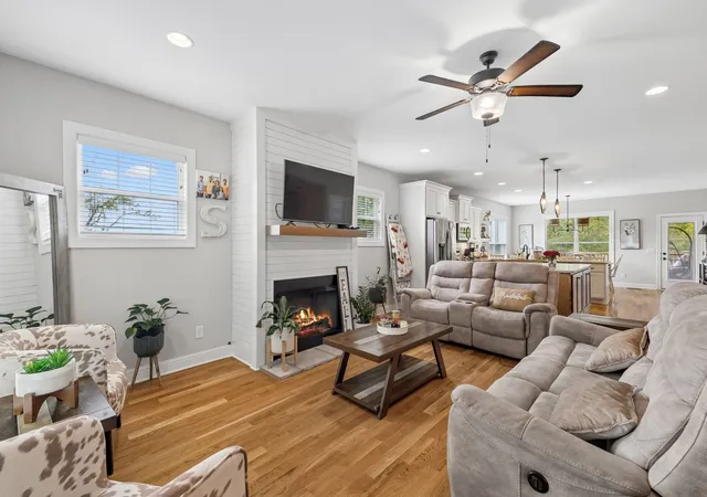 Photo 2 of Single family home for sale at 3242 Pinson School Rd, Greenbrier, TN 37073 | MLS# 3547189 | Listing updated on 2026-09-13