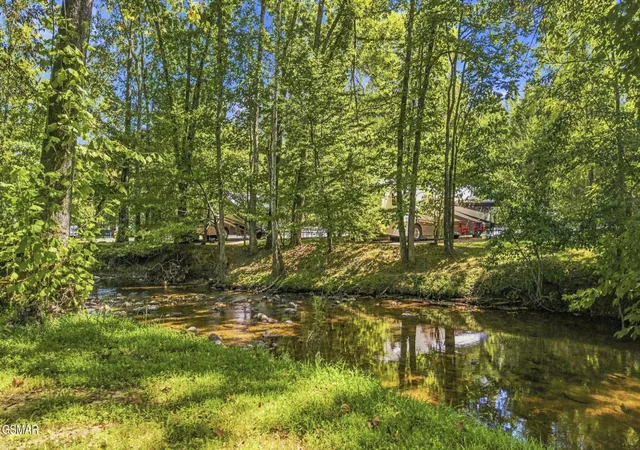Photo 2 of Single family home for sale at 2032 Slippery Rock Cir, Sevierville, TN 37862 | MLS# 3546935 | Listing updated on 2026-09-30