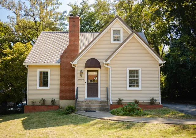 Photo 1 of Single family home for sale at 801 Elm St, Columbia, TN 38401 | MLS# 3547072 | Listing updated on 2026-10-04