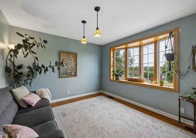 Photo 4 of Single family home for sale at 1996 Upland Dr, Nashville, TN 37216 | MLS# 3598322 | Listing updated on 2026-09-26