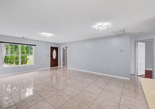 Photo 4 of Single family home for sale at 810 Keith Dr, La Vergne, TN 37086 | MLS# 3547690 | Listing updated on 2026-09-13