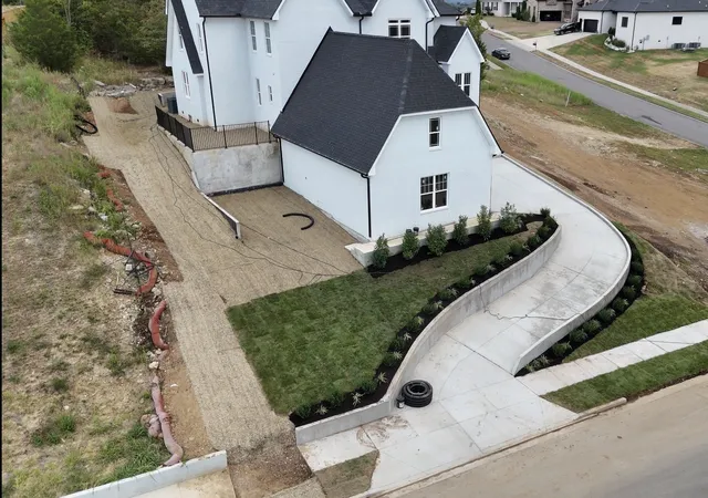 Photo 2 of Single family home for sale at 124 Manor Way, Hendersonville, TN 37075 | MLS# 3547111 | Listing updated on 2026-09-12