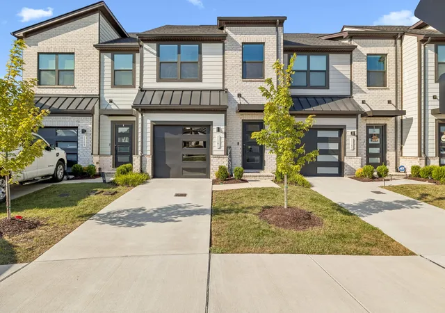 Photo 2 of Townhouse for sale at 1161 Riverbrook Dr, Gallatin, TN 37066 | MLS# 3547192 | Listing updated on 2026-09-13