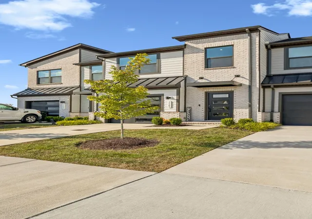 Photo 3 of Townhouse for sale at 1161 Riverbrook Dr, Gallatin, TN 37066 | MLS# 3547192 | Listing updated on 2026-09-13